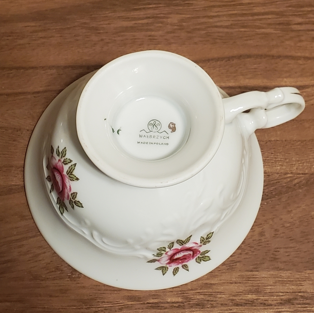 Walbrzych Avon Rose Teacups - Picture 7 of 8